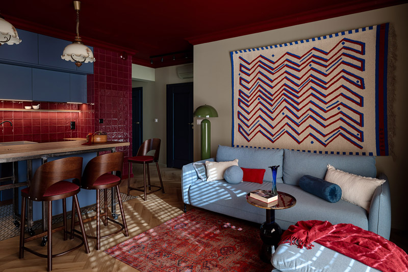 Kolor, folklor i eklektyzm. 60-metrowe mieszkanie w Legnicy