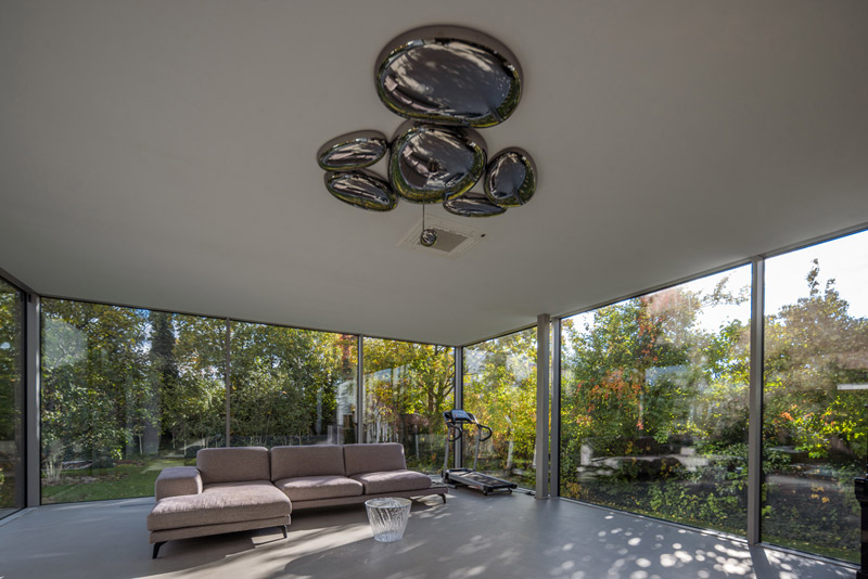 Przebudowa niewielkiego domu na urokliwej działce