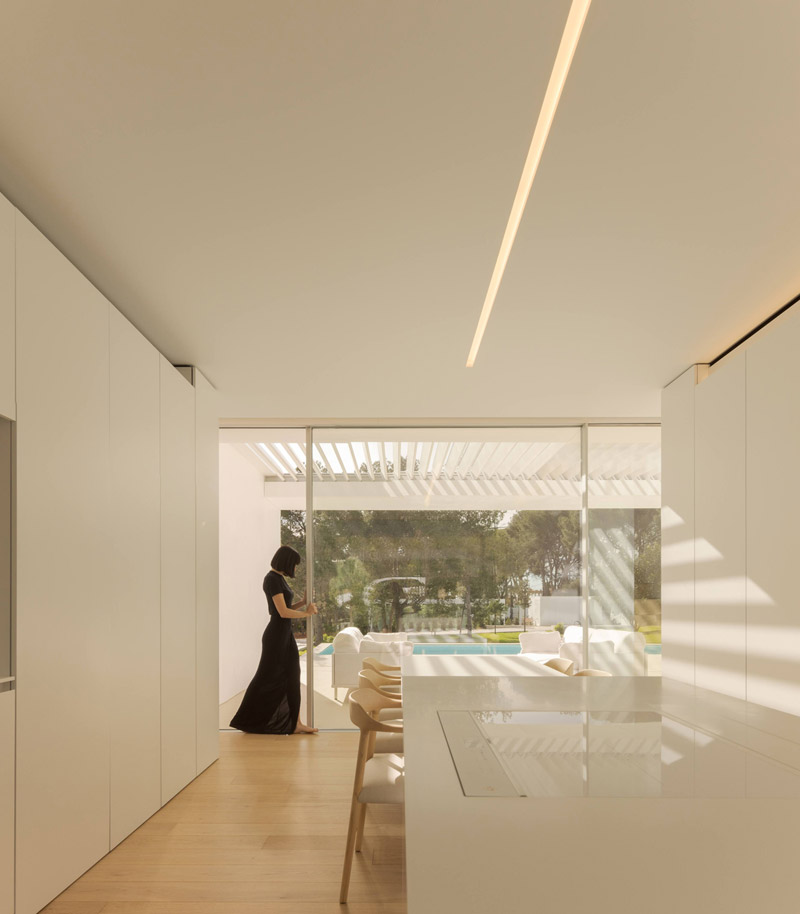 NIU House – energooszczędny, minimalistyczny dom w Hiszpanii