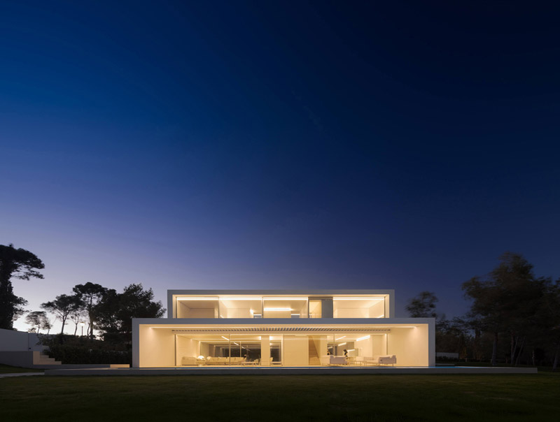 NIU House – energooszczędny, minimalistyczny dom w Hiszpanii