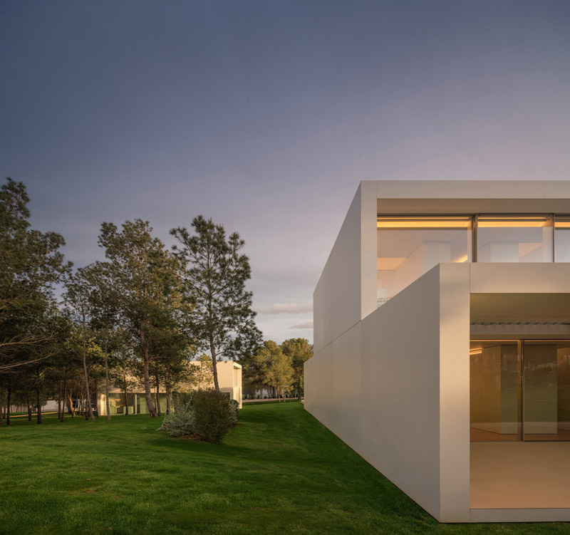 NIU House – energooszczędny, minimalistyczny dom w Hiszpanii