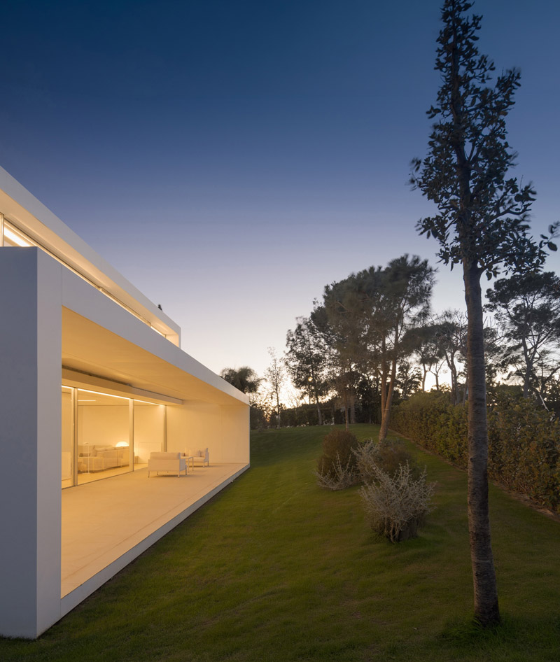 NIU House – energooszczędny, minimalistyczny dom w Hiszpanii