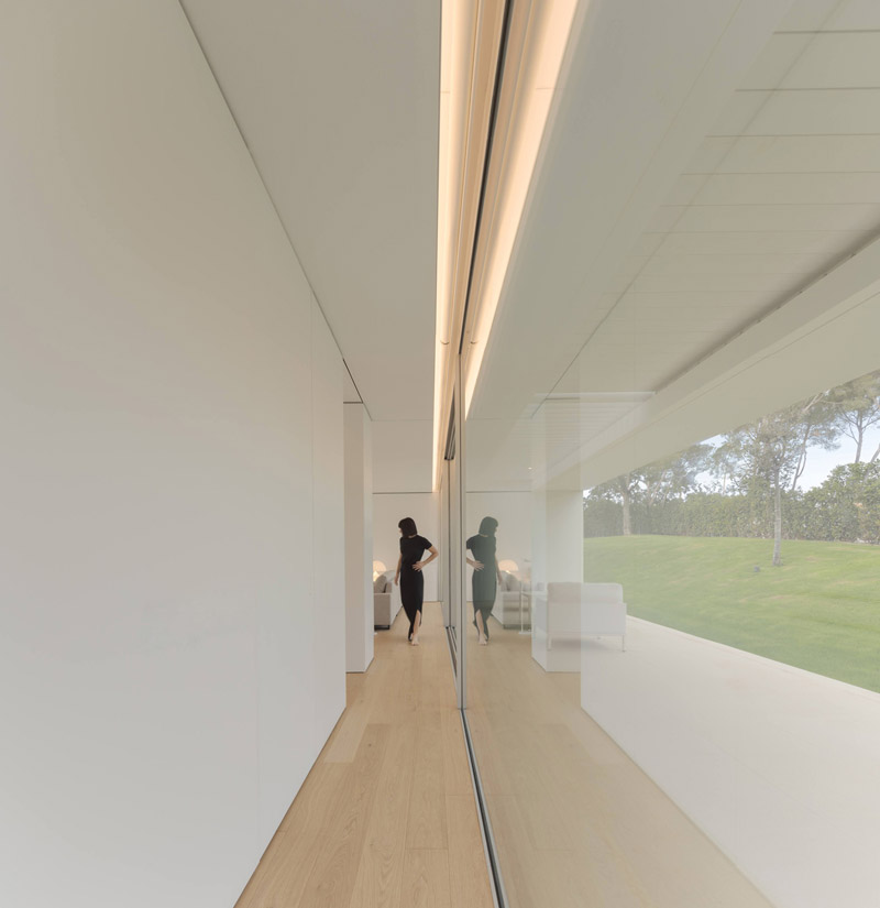 NIU House – energooszczędny, minimalistyczny dom w Hiszpanii