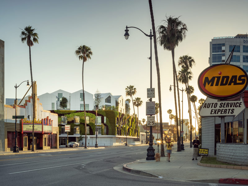 Nietypowy kompleks mieszkalny w Beverly Hills