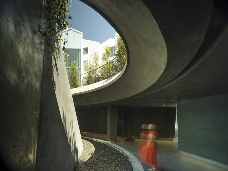 Nietypowy kompleks mieszkalny w Beverly Hills