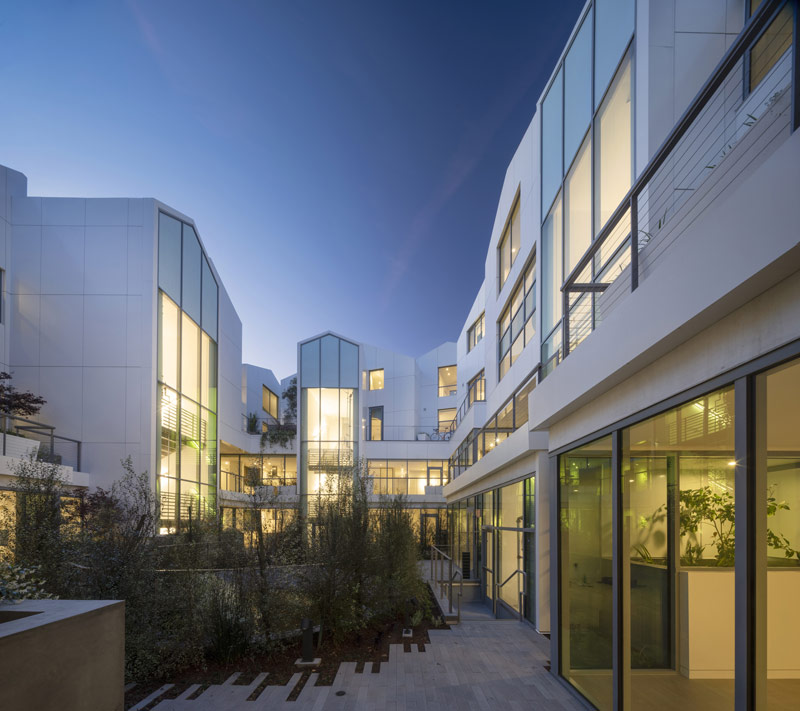 Nietypowy kompleks mieszkalny w Beverly Hills
