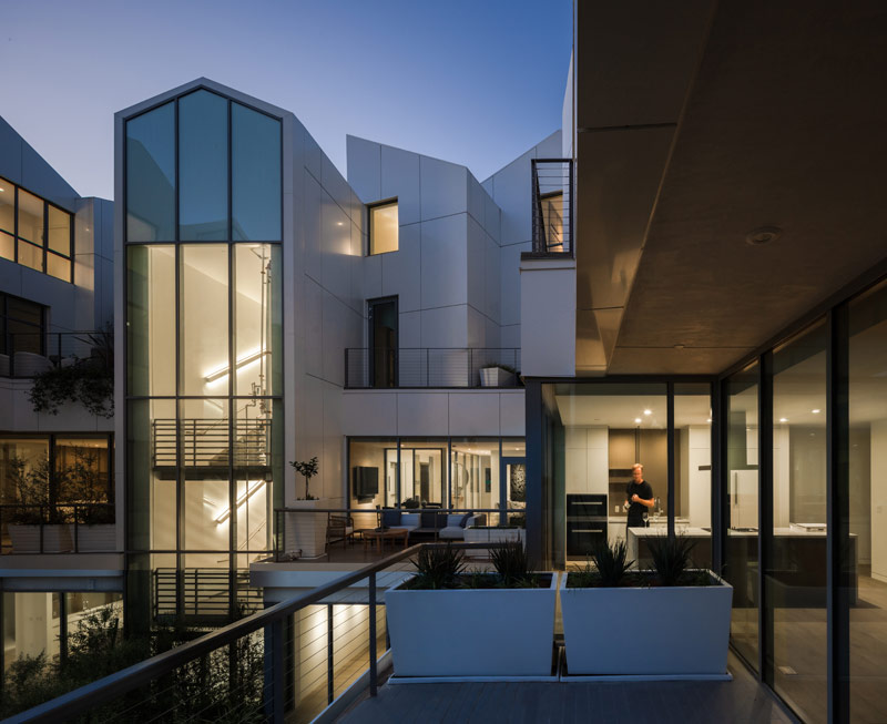 Nietypowy kompleks mieszkalny w Beverly Hills