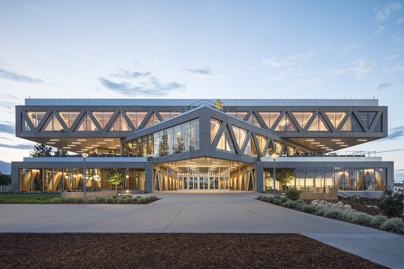 Inspirująca architektura centrum edukacyjnego w USA