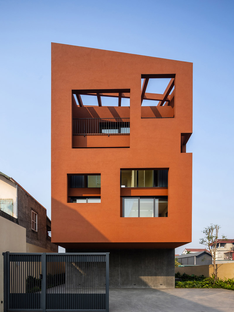 100 WINDOWS &ndash; wielopokoleniowy dom w Hanoi